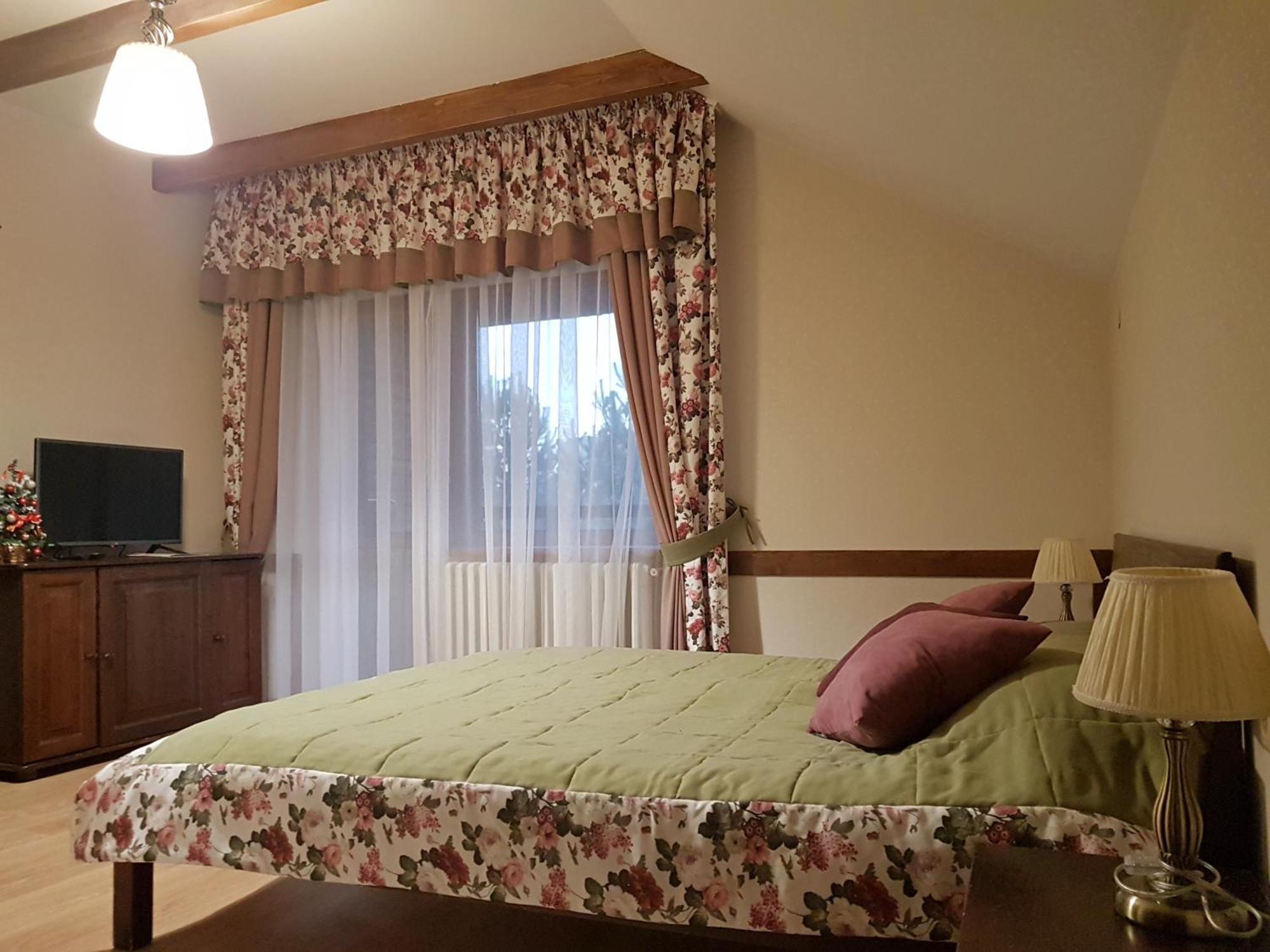 Zelena Sadyba Turichki Pokoj fotografie